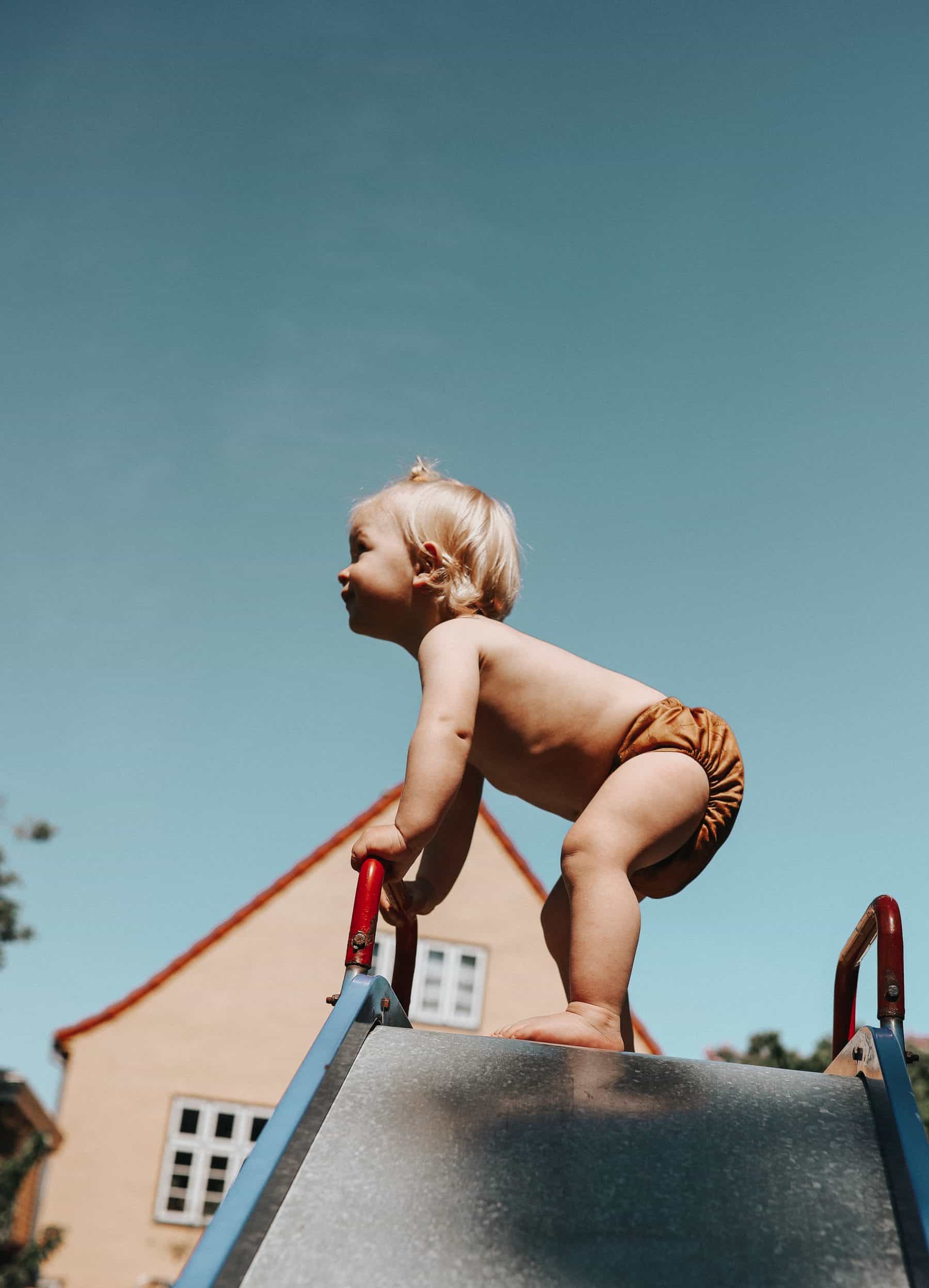 Baby and the sky