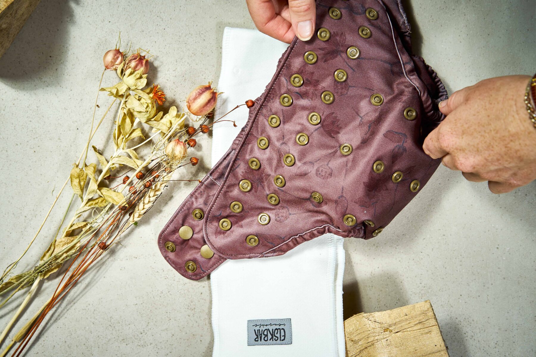 cover with insert lotus